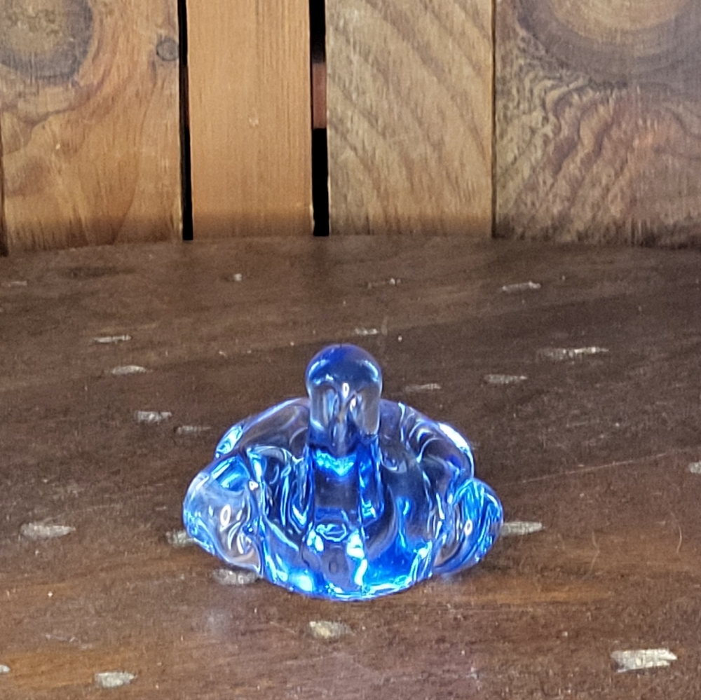 Blue Glass Turtle Figurine - Picture 4 of 13